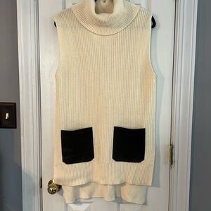Cream Ladies Banana Republic Sweater with Faux Leather Pockets Size Medium